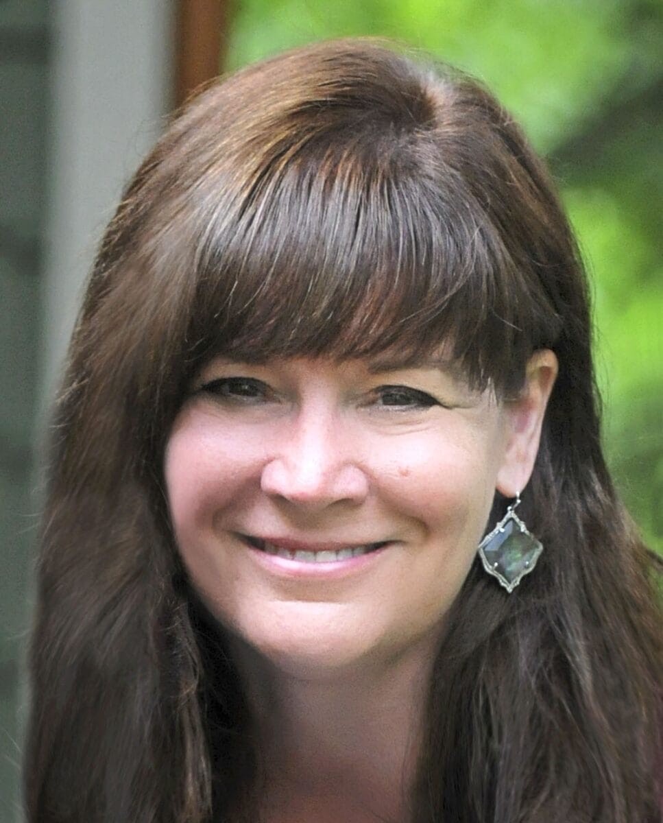 Cynthia Van Maanen Headshot