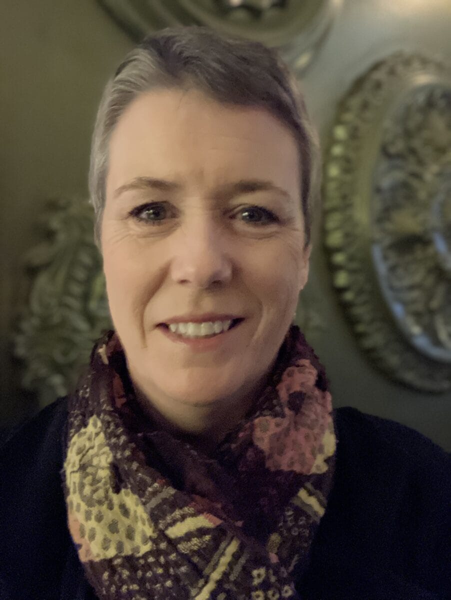 Kelly Parkes Headshot