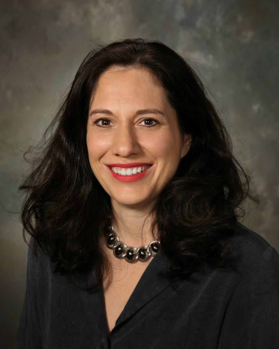 Wendy Reeves Headshot